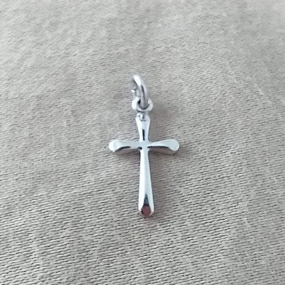 Avanti Sterling Silver Cross Necklace Pendant - Picture 3 of 4